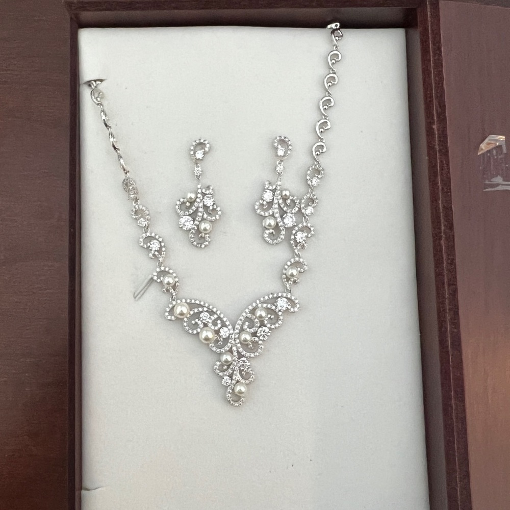 Wedding jewelry in EUC